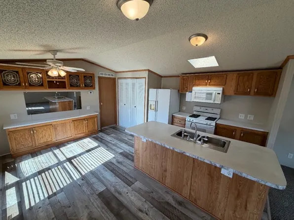 1823 Carmel Dr #97, Monroe, MI 48161