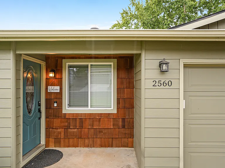 2560 Nautilus Ave NW — Photo 3