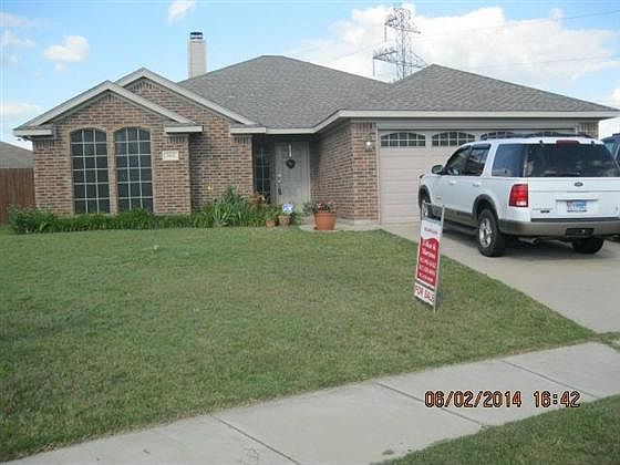1st image of 904 Vinewood Ct
