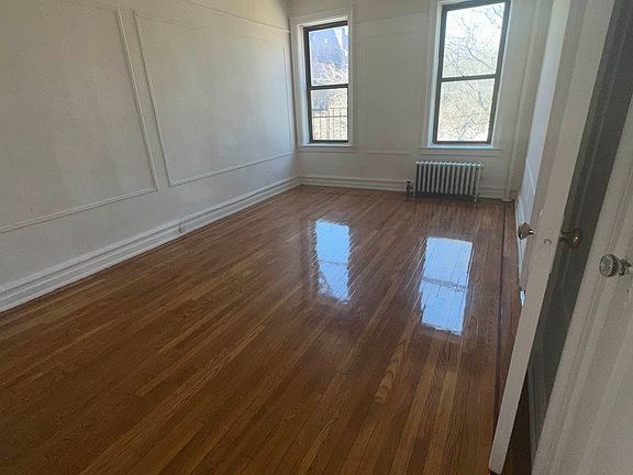 3rd image of 59 Saint Pauls Pl Unit 4B