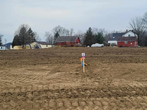 13247 Countryclub Dr, Linden, MI 48451