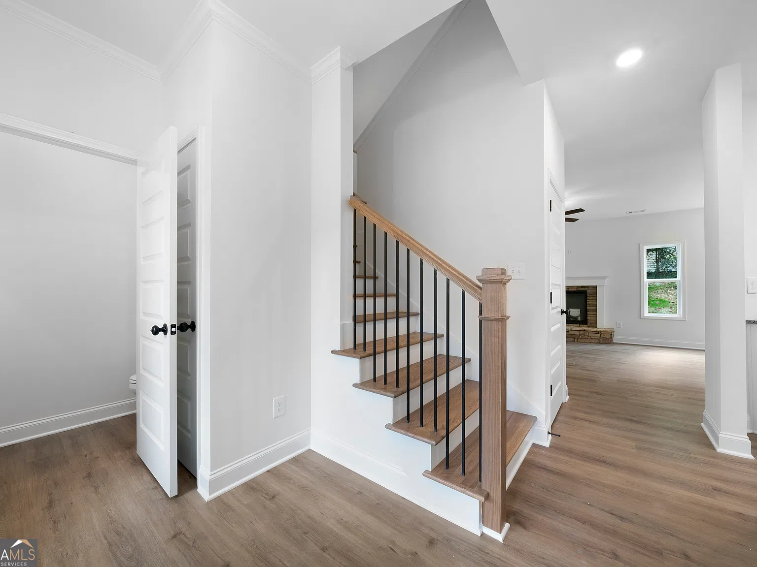 3 bed, 2.5 bath, 1950 sqft, $2,275 — Photo 3