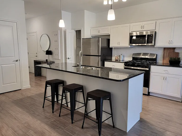 Park West Apartments — Photo 44