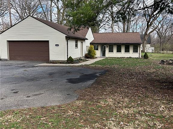 3rd image of 1358 Hanes Rd