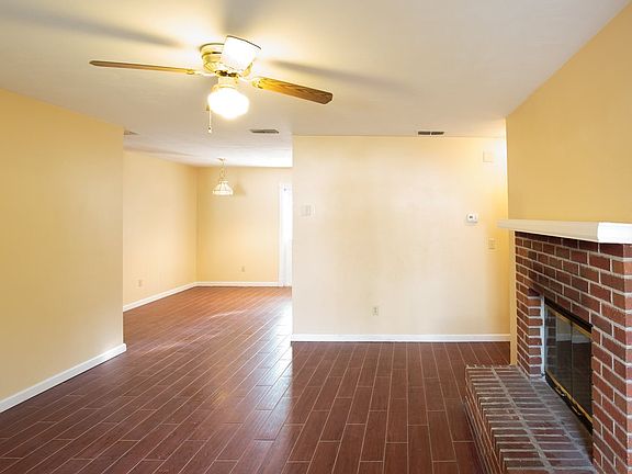 3rd image of 1418 Abbeywood Ln