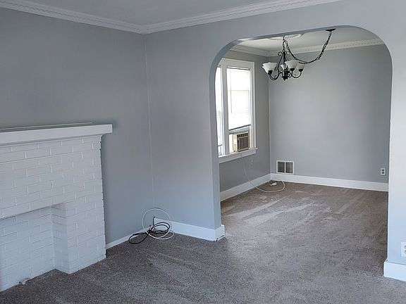 5th image of 305 Saint Lawrence Ave