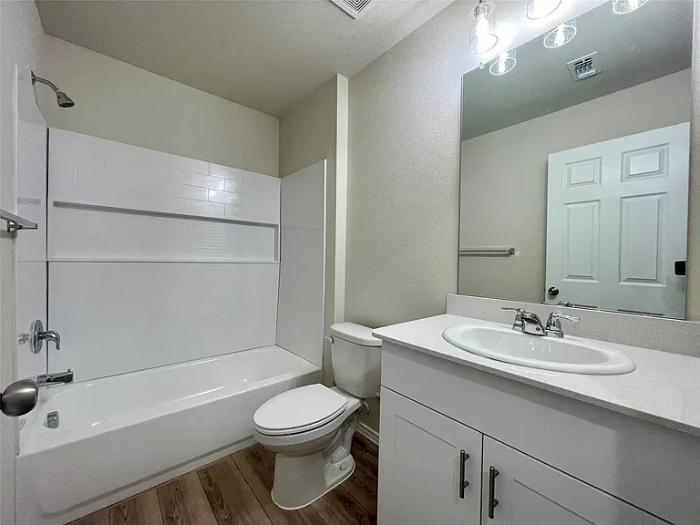 481 Grenada Lake Dr — Photo 25