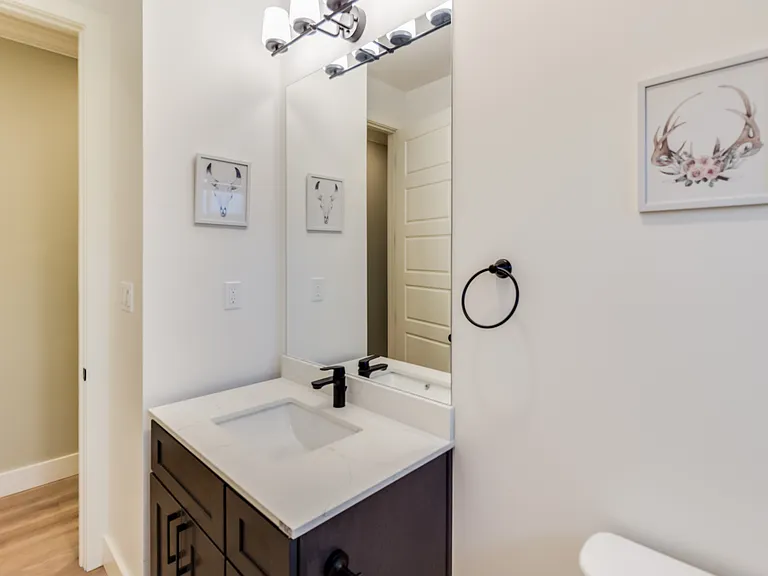 852 Mead Ave — Photo 18
