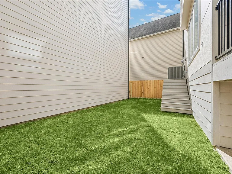 1405 W 21st St #A — Photo 35