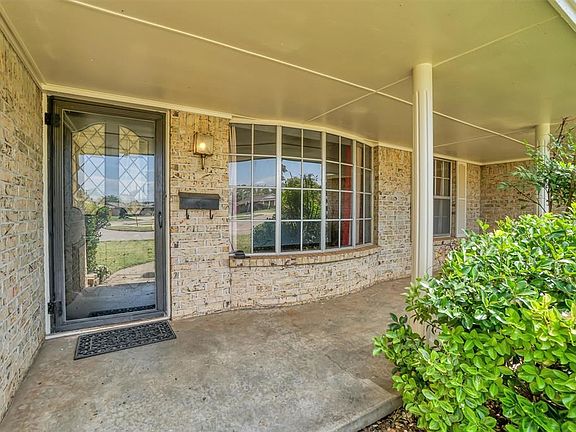 5th image of 2012 N Mockingbird Ln