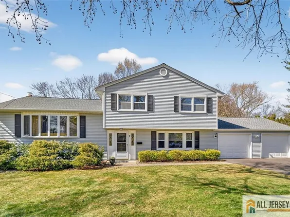 7 Griggs Rd, Cranbury, NJ 08512