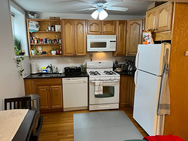 80 Sutherland Rd #3AP — Photo 10