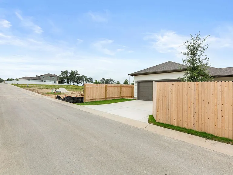 183 Glocken Ln — Photo 45