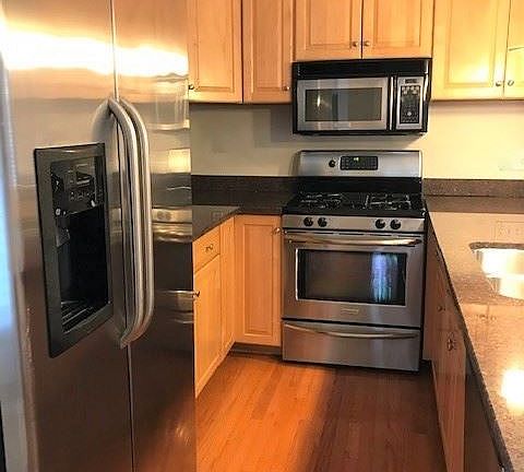 5934 Elwood PH Kitchen