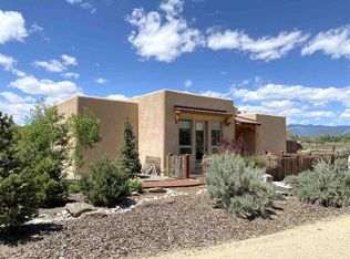 402 Valverde St, Taos, NM 87571