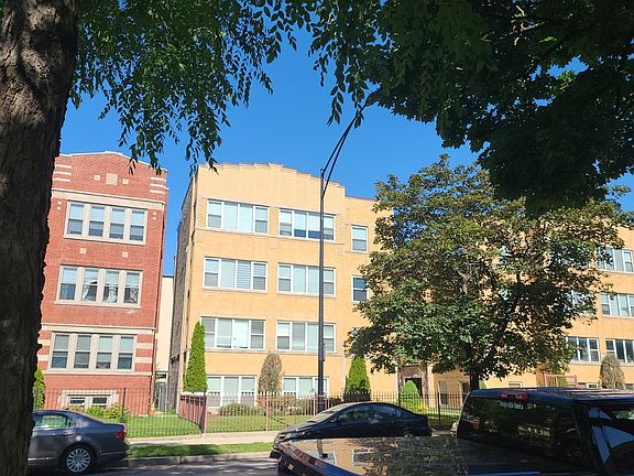 3rd image of 4944 N Kimball Ave