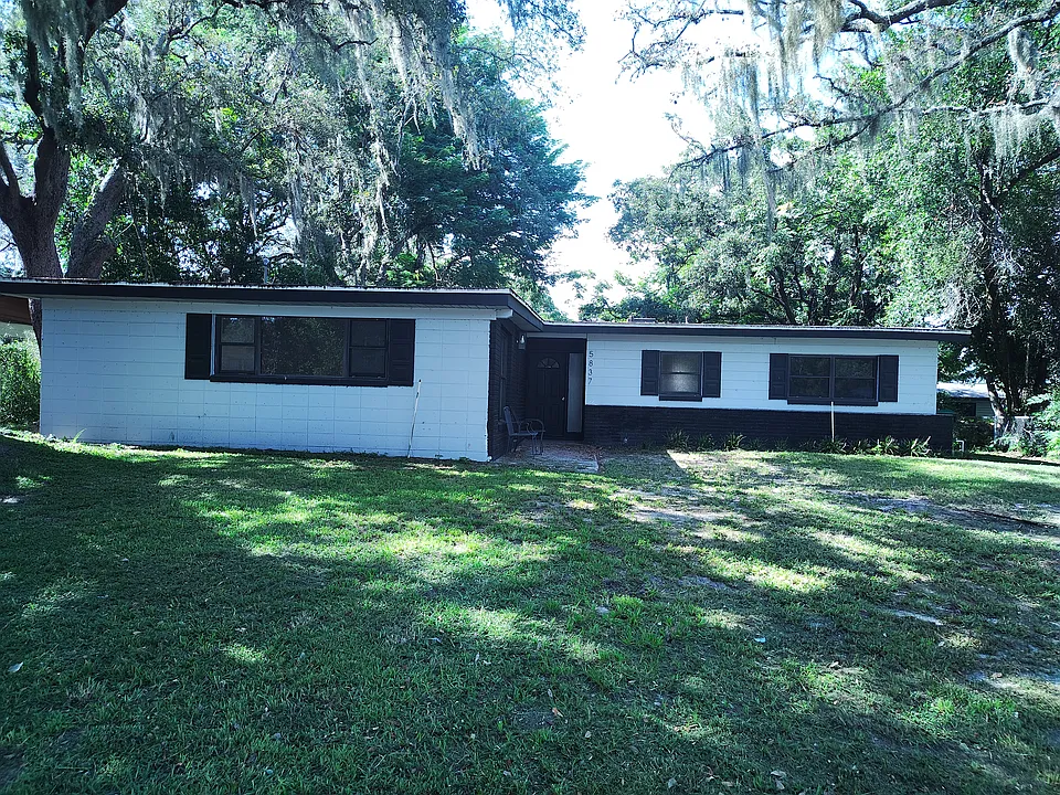 5837 Perrine Dr