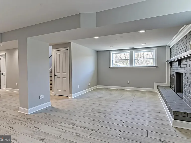 415 Ritchie Pkwy — Photo 21