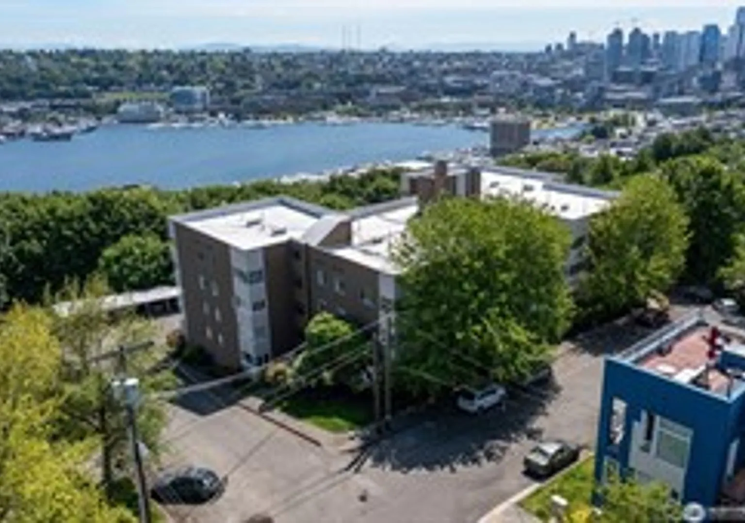 3Bd/2Ba Seattle Condo — Photo 4