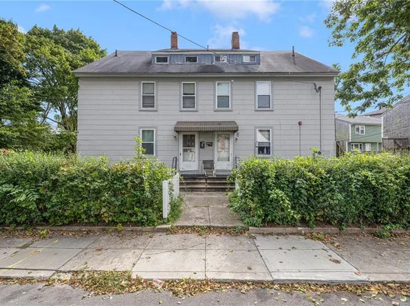 24 Manchester St, West Warwick, RI 02893