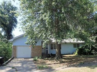 2631 Belle Crest Dr, Lawrence, KS 66046