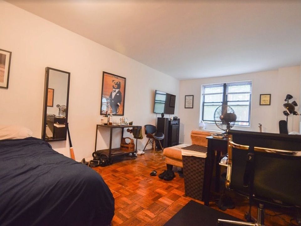 2nd image of 235 E 84th St APT 5