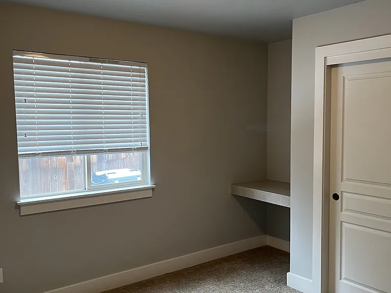 4498 S Silverhills Ave — Photo 3