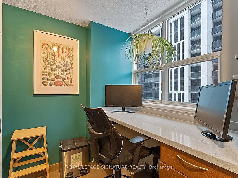 323 Richmond St E #412 — Photo 12
