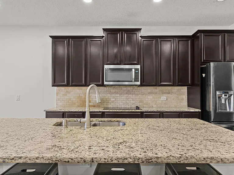 14978 Fells Ln #14978 — Photo 7