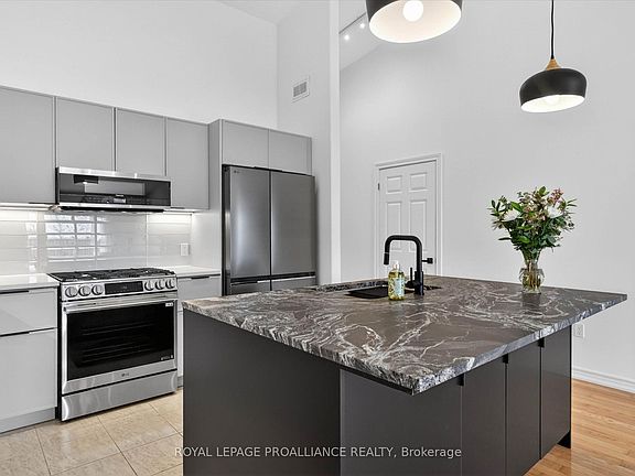 4th image of 138 Village Cres