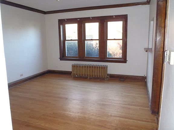 4th image of 1848 N Sayre Ave