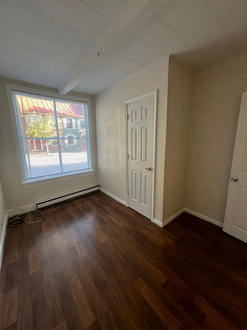 132-136 W South St — Photo 4