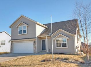 12103 E 214th St, Peculiar, MO 64078