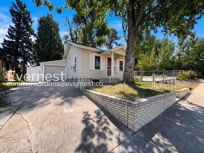 1 bed, 1.0 bath, 584 sqft, $1,895 — Photo 2