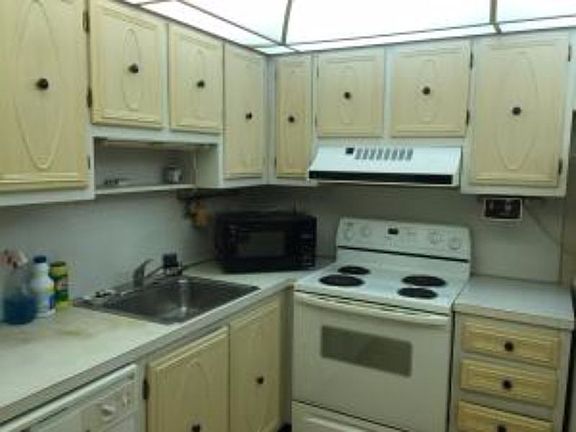 2nd image of 257 S Cypress Rd APT 403