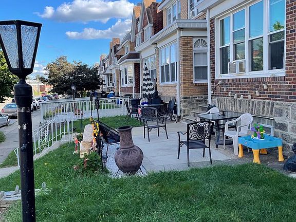 3rd image of 3202 Unruh Ave