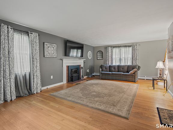 3rd image of 519 Brewster Road