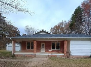 1731 N Feemster Lake Rd, Tupelo, MS 38804