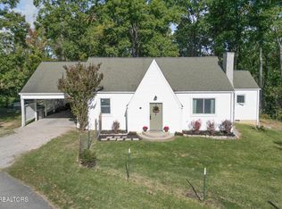 814 Swann Rd, Dandridge, TN 37725