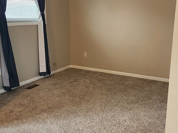 4th image of 1602 Willow Pl