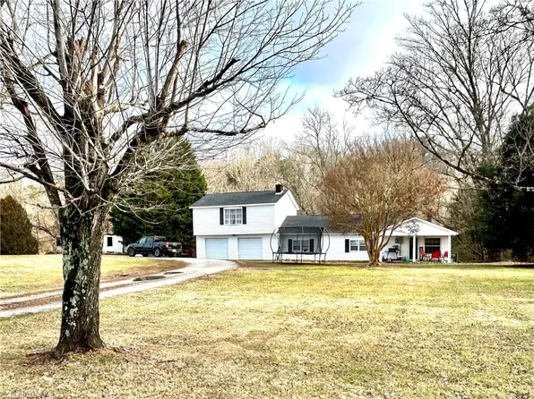148 Vine St, Mount Airy, NC 27030