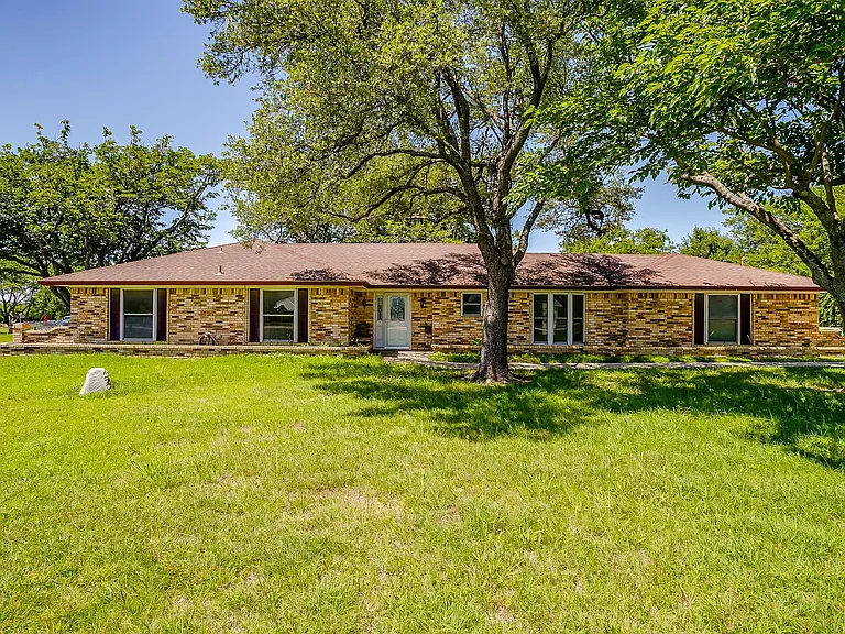 1804 Impala Dr — Photo 1