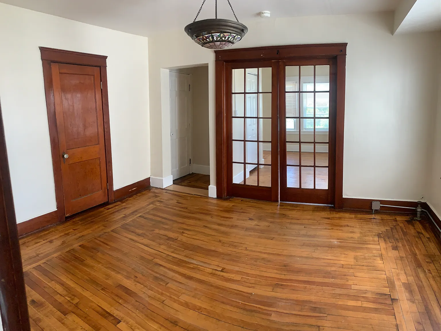 2 bed, 700 sqft, $1,792 — Photo 3