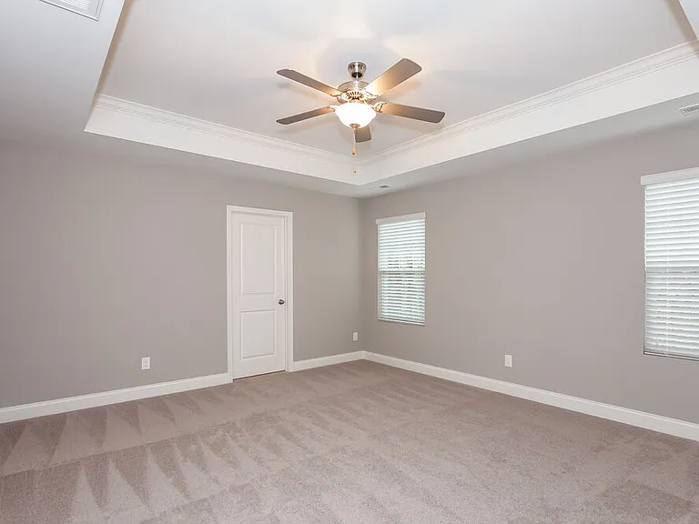 421 Breezewood Dr — Photo 7