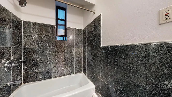 Rented by Bond New York | media 32