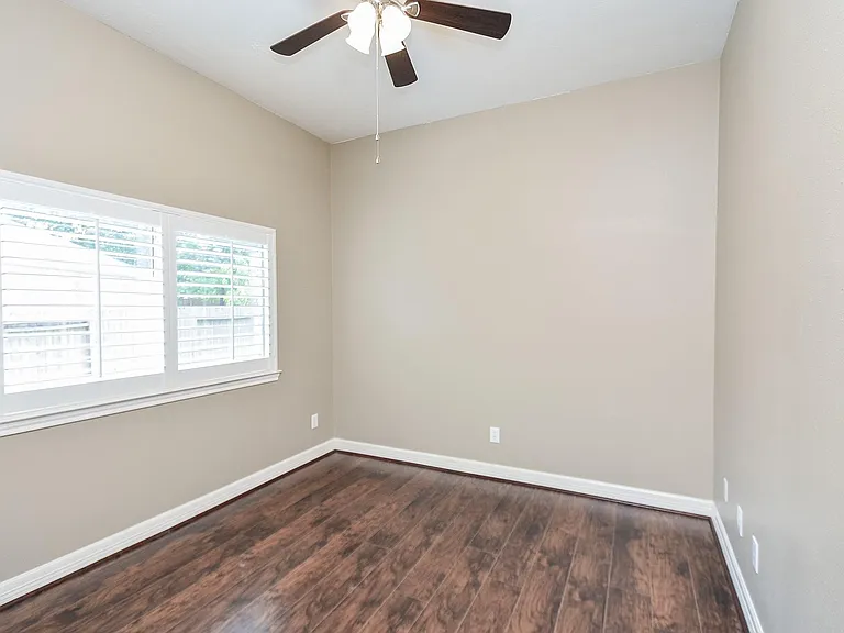 15975 Cottage Ivy Cir — Photo 8