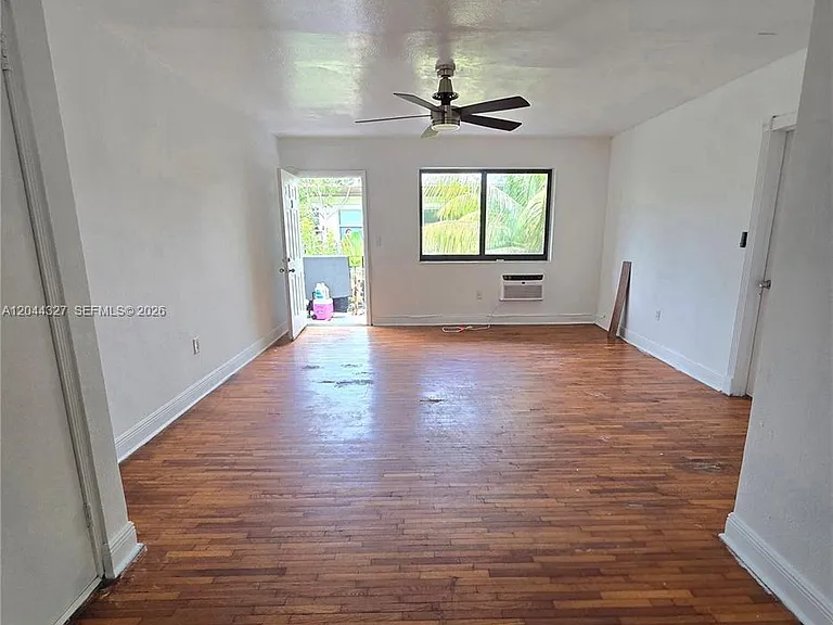 7035 Rue Granville #3 — Photo 3