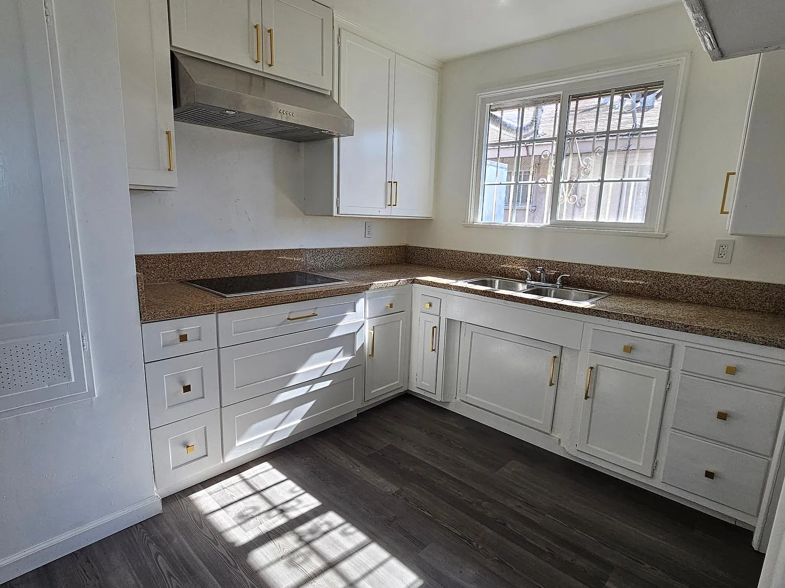 10928 S Western Ave — Photo 3