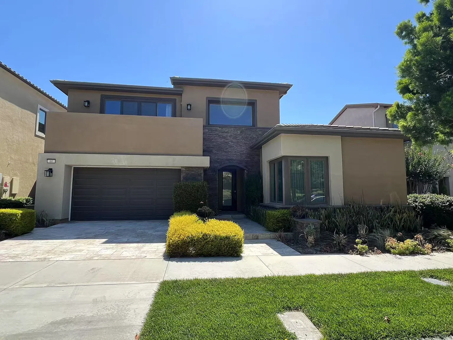 3 bed, 3.5 bath, 3564 sqft, $9,500 — Photo 1