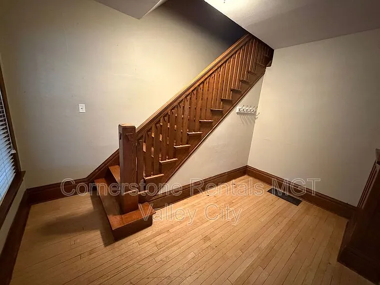 139 6th St NW — Photo 6